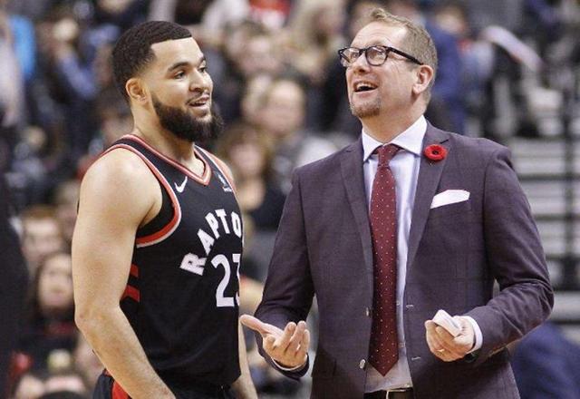 了不少目光 了不少目光